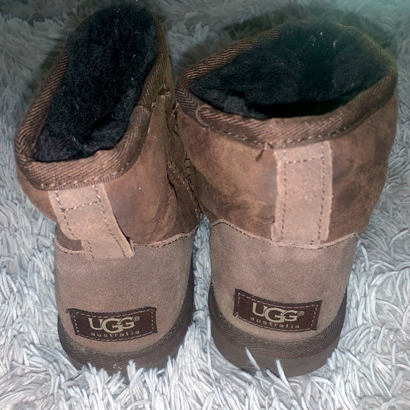 Uggs - Picture 2 of 4